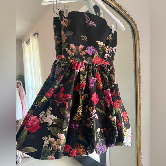 Alice + Olivia Asha Floral Strapless Minidress in Secret Garden - Picture 9 of 13
